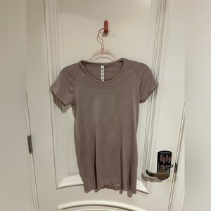 lululemon athletica Short Sleeve Tee in Mauve